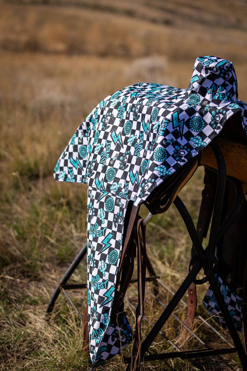 Saddle Cover: Round Up